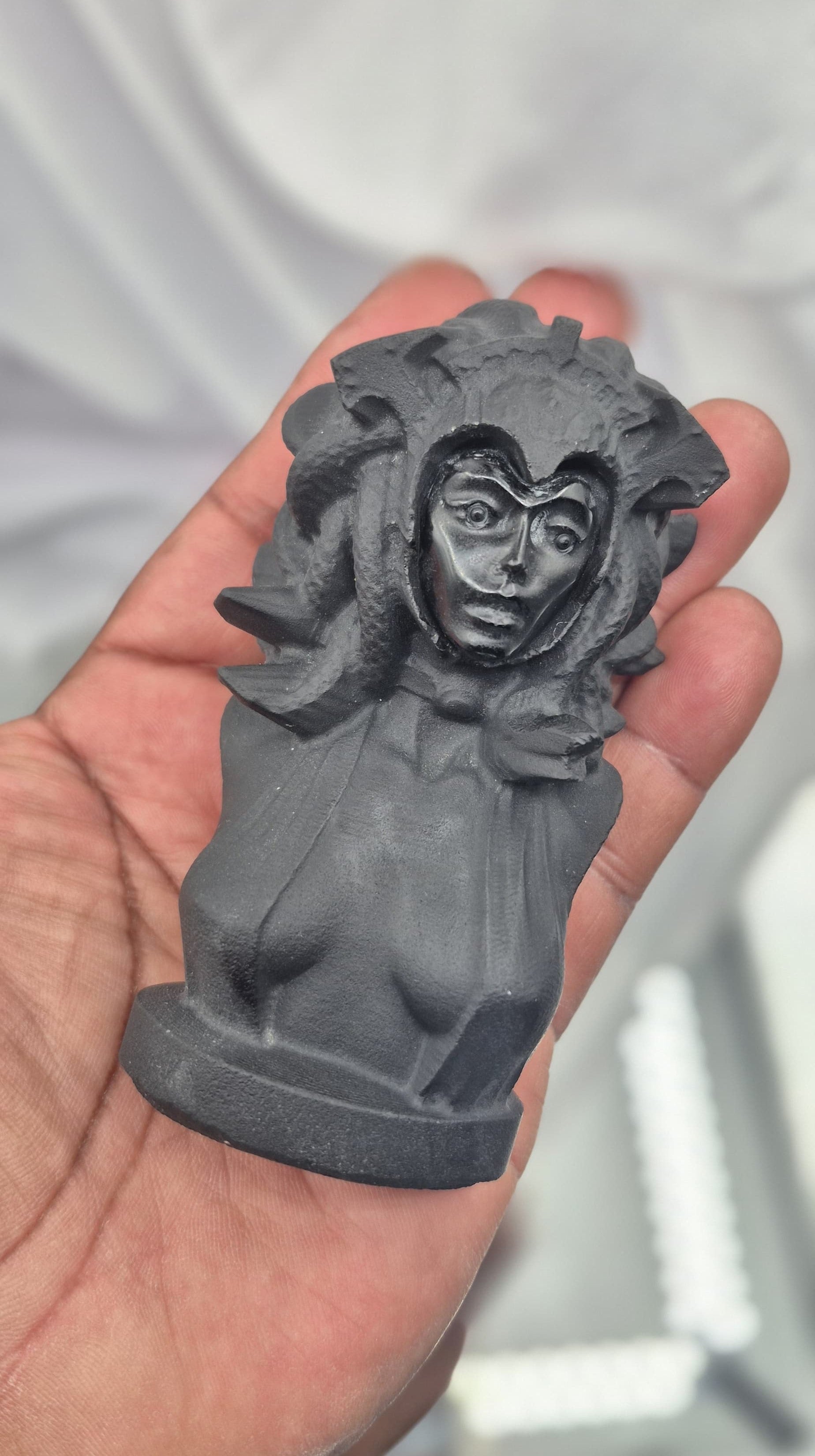 🐍  Matte Obsidian Medusa Statue