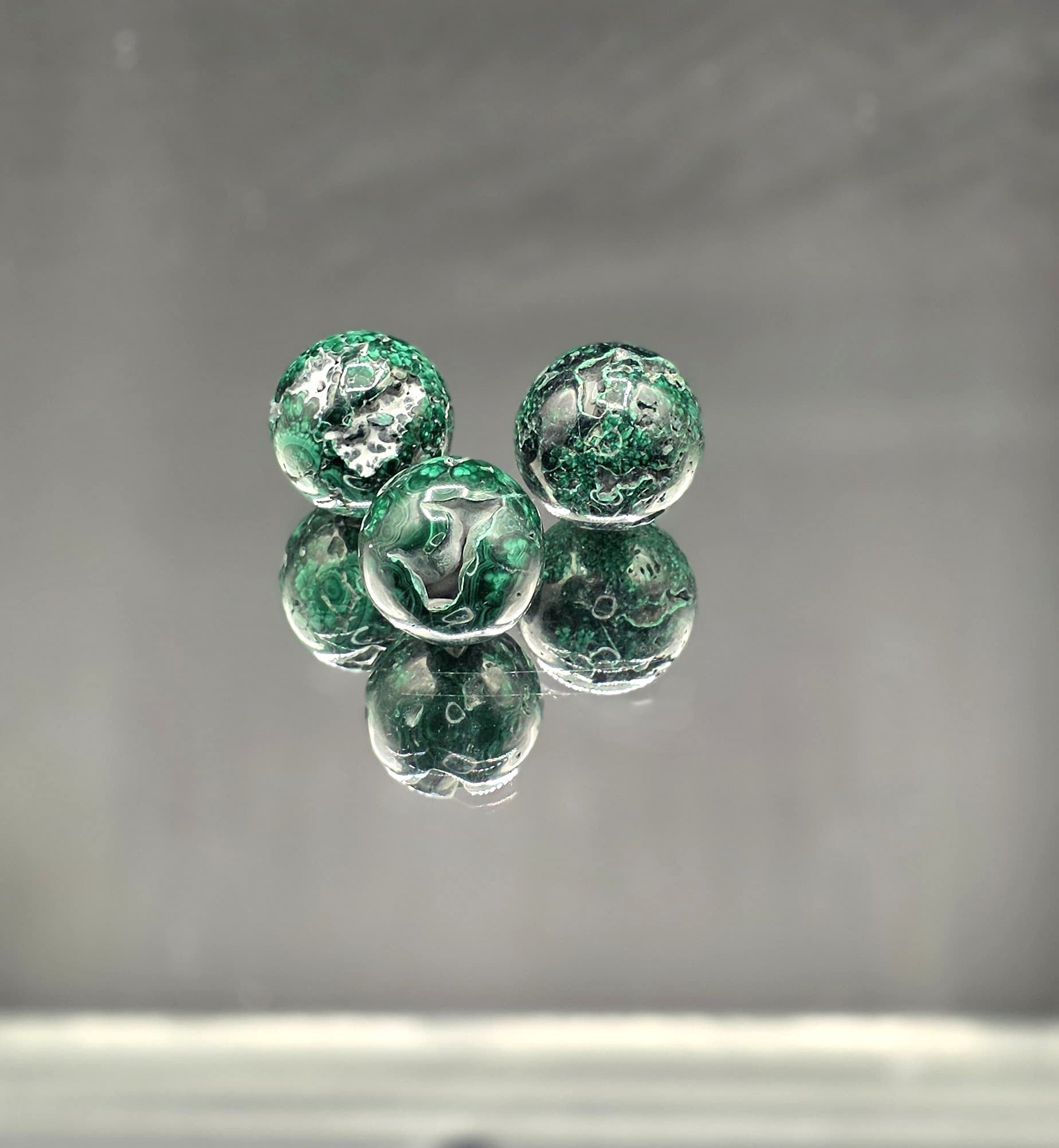 💚🌿 Malachite Sphere — 31mm with Wood Stand