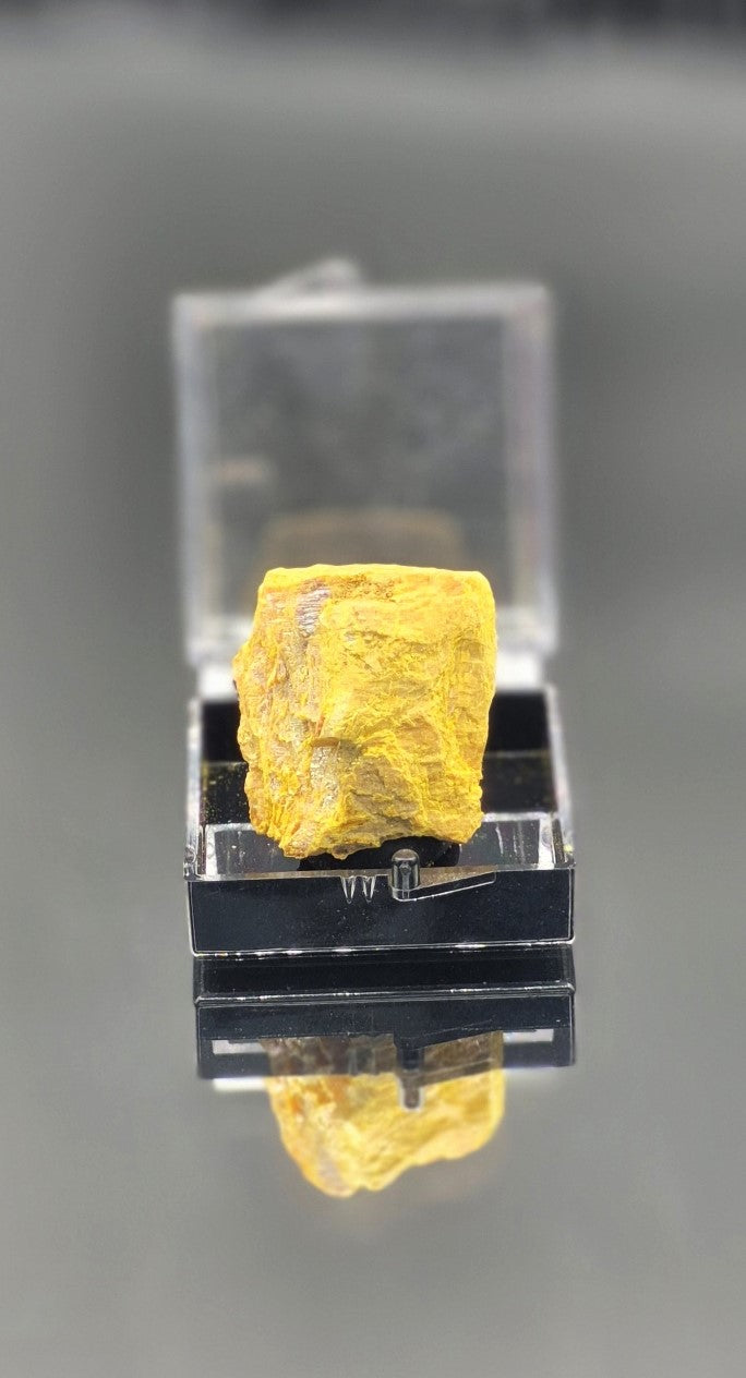 🌞 Rare Orpiment in Perky Box (Raw Form)